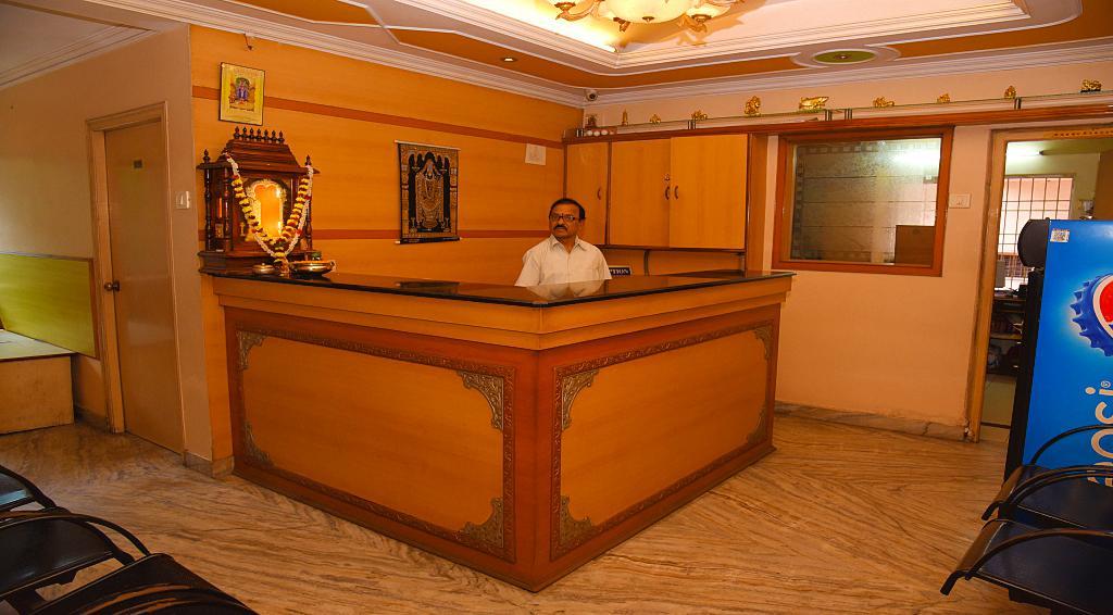 Hotel Vishnu Residency Visakhapatnam Bagian luar foto