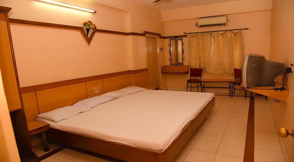 Hotel Vishnu Residency Visakhapatnam Bagian luar foto